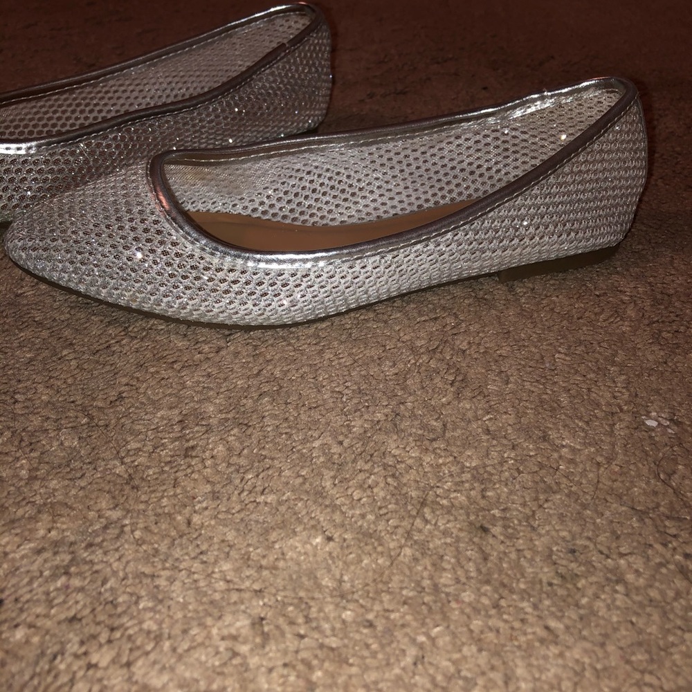 Flats - Picture 2 of 5